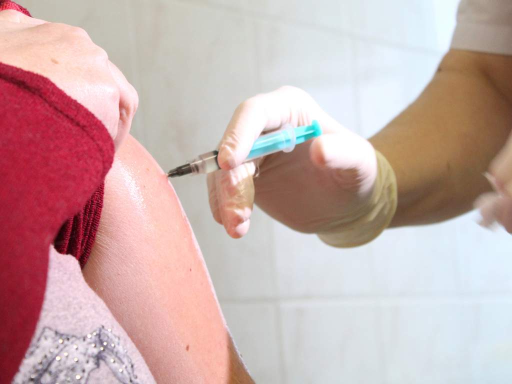 В Белгородской области начали вакцинировать ещё 800 медиков