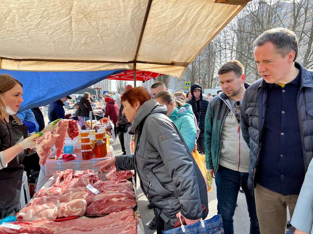 Вячеслав Гладков посетил третью продовольственную ярмарку в Белгороде
