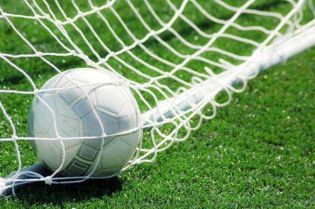 Старооскольские футболисты повели в споре за Кубок региона