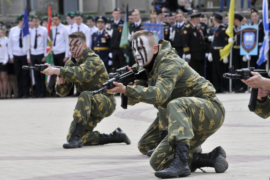В Белгороде прошёл парад военно-патриотических клубов и кадетских классов - Изображение 15